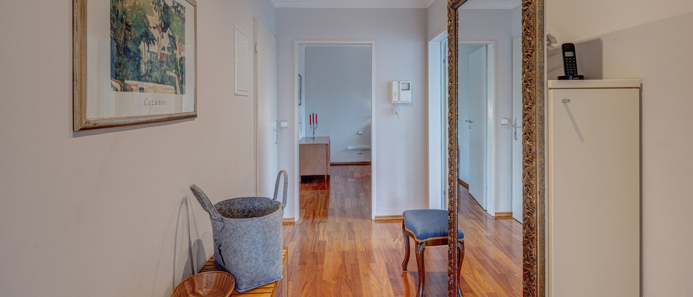 Podkrovní byt München Oberföhring 01 Chodba/chodba 1206