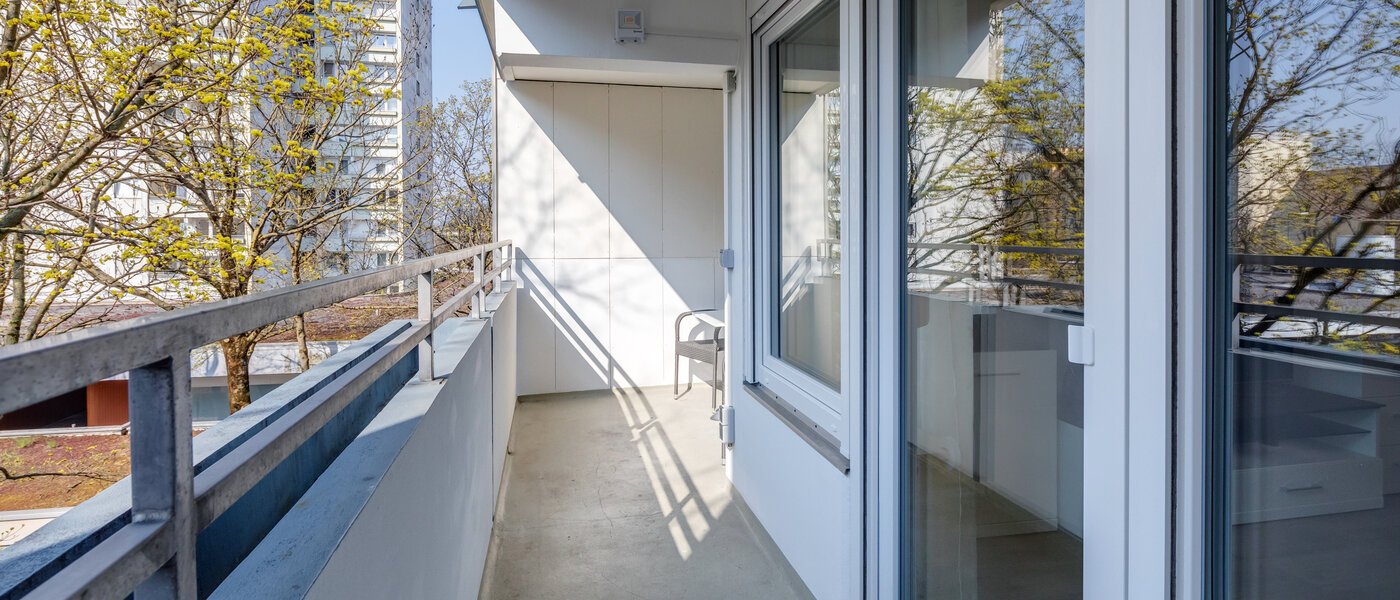 Ravna stran München Feldmoching 01 Balkon 12193