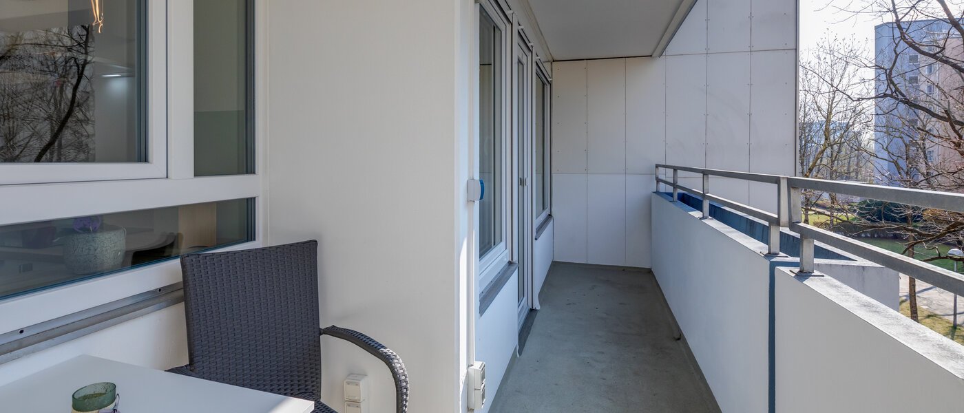 Ravna stran München Feldmoching 03 Balkon 12193