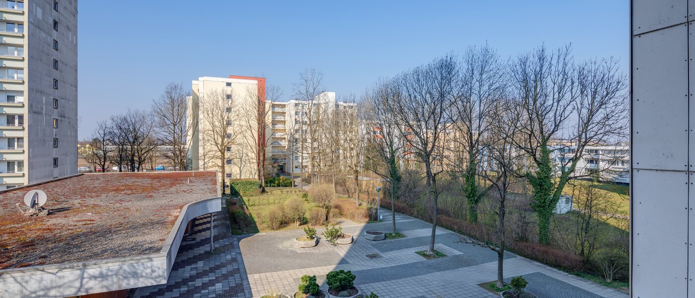 Ravna stran München Feldmoching 01 Oglejte si 12193