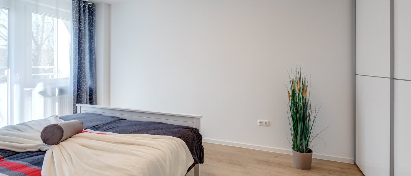 Ravna stran München Feldmoching 03 Spalnica 12193