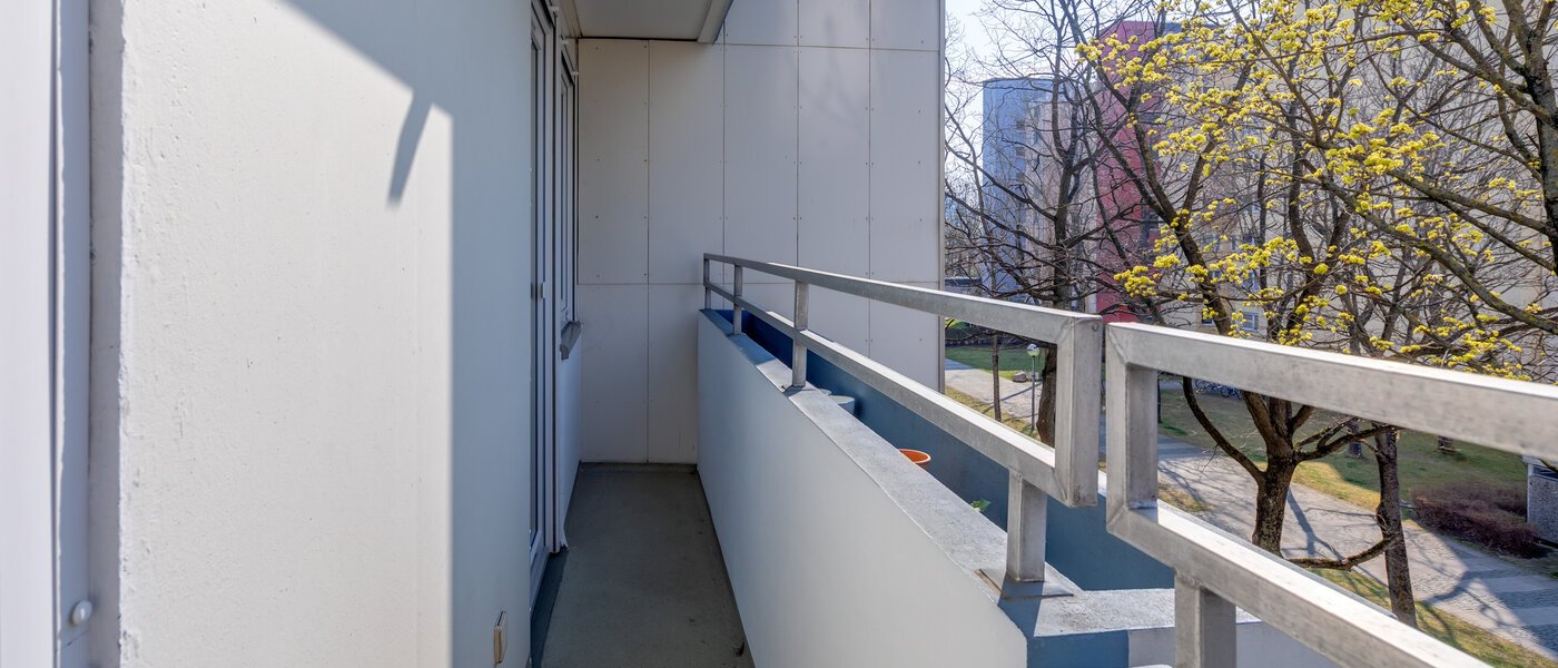 Ravna stran München Feldmoching 01 2. balkon 12193