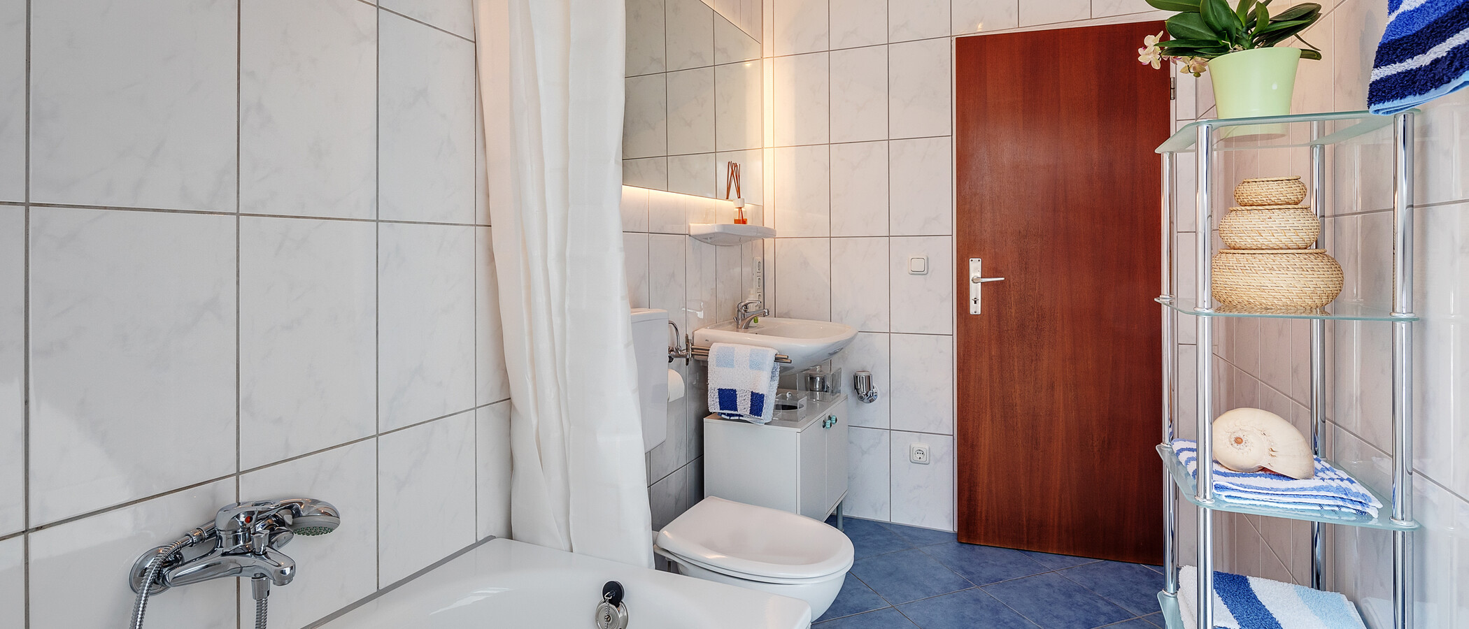 Podkrovný byt München Waldperlach 02 Kúpeľňa 12208