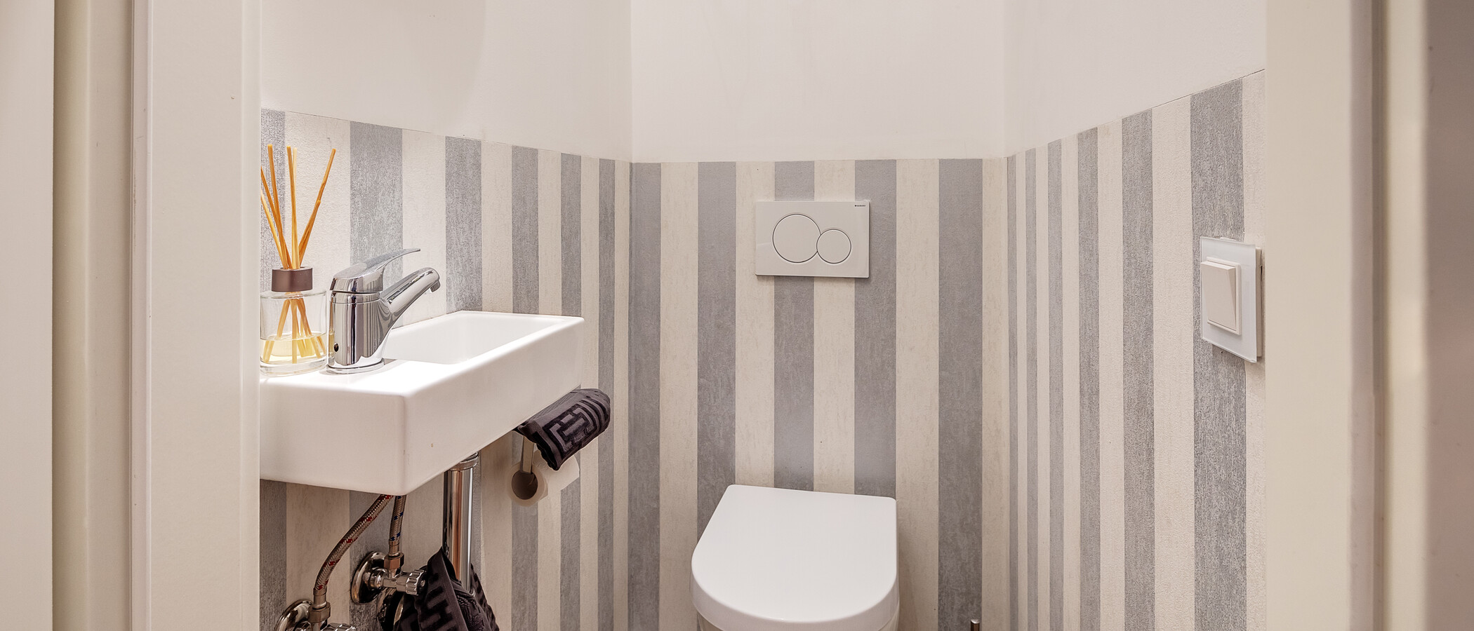 Ploché München Schwabing 01 sep. WC 12306