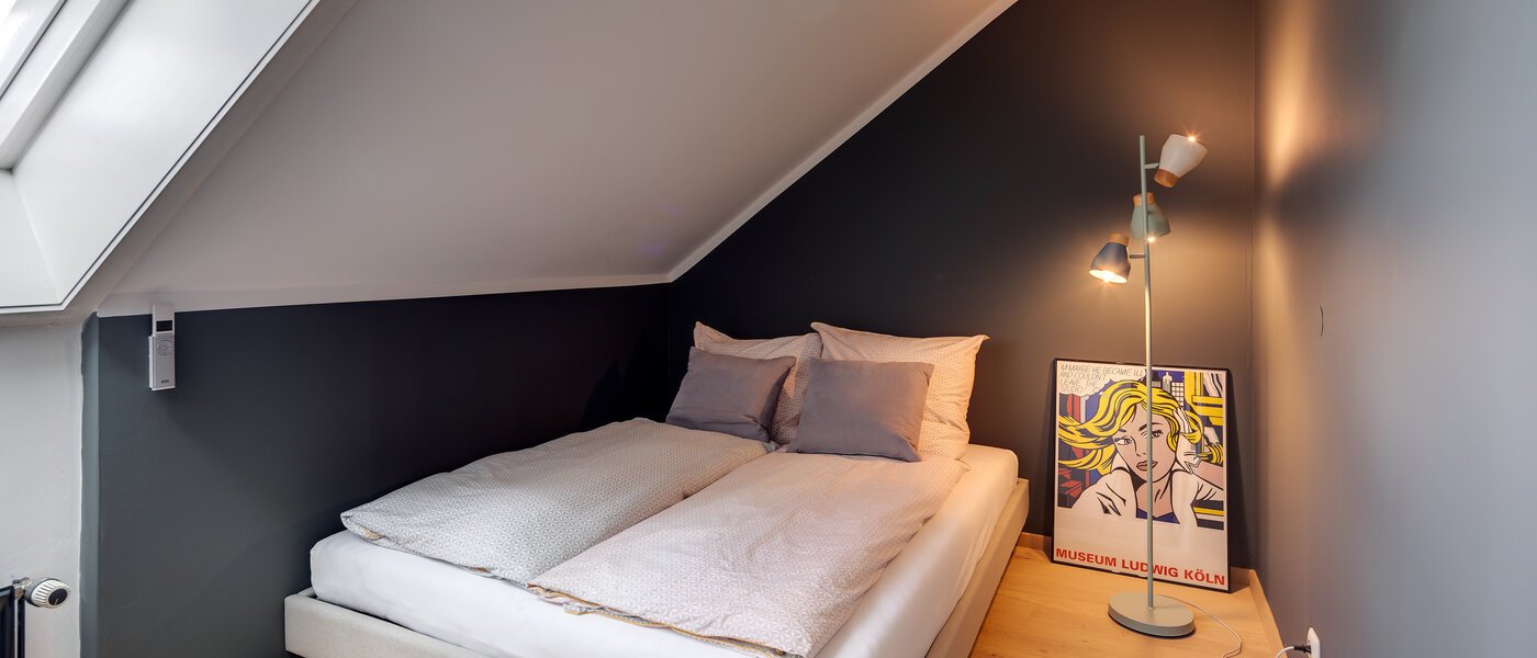 Tetőtéri lakás München Obergiesing 01 Hálószoba 12328