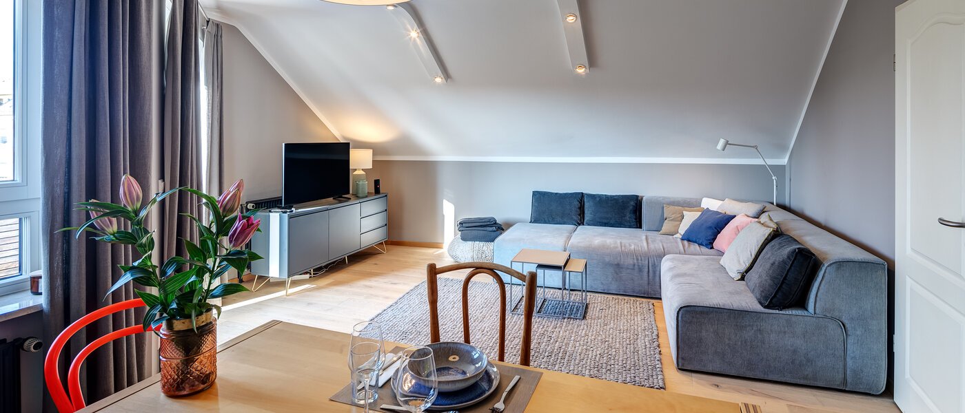 Tetőtéri lakás München Obergiesing 01 Nappali 12328