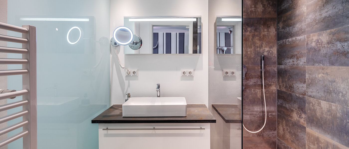 Tuin appartement München Schwabing (rechts der Leopoldstraße) 01 Badkamer 12380