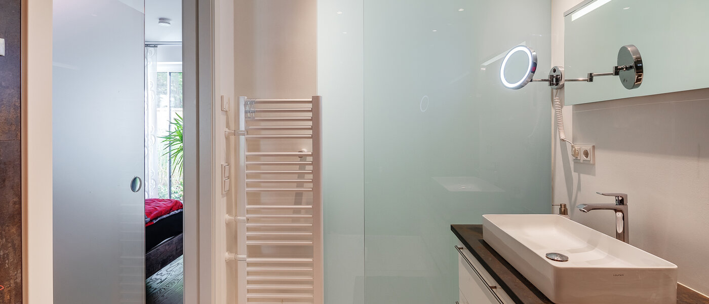 Tuin appartement München Schwabing (rechts der Leopoldstraße) 03 Badkamer 12380