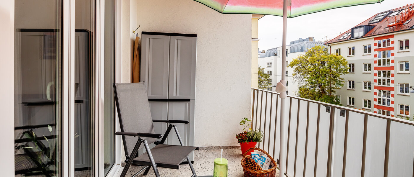 Плоский München Maxvorstadt 02 Лоджія 12385
