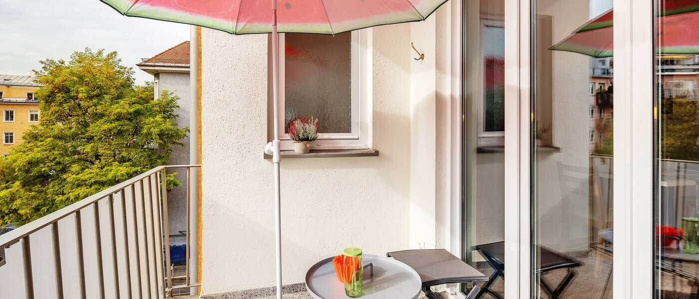 Плоский München Maxvorstadt 03 Лоджія 12385