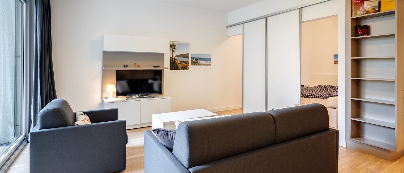 Ravna stran München Bogenhausen 04 Dnevni prostor 12389