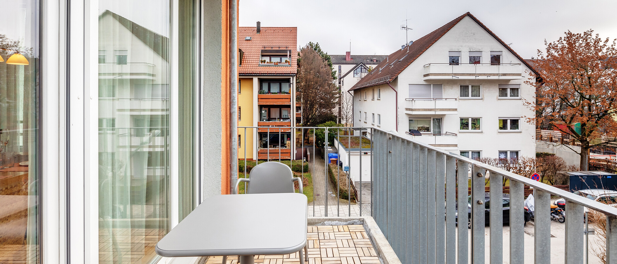 Ravna stran München Milbertshofen 02 Balkon 12441