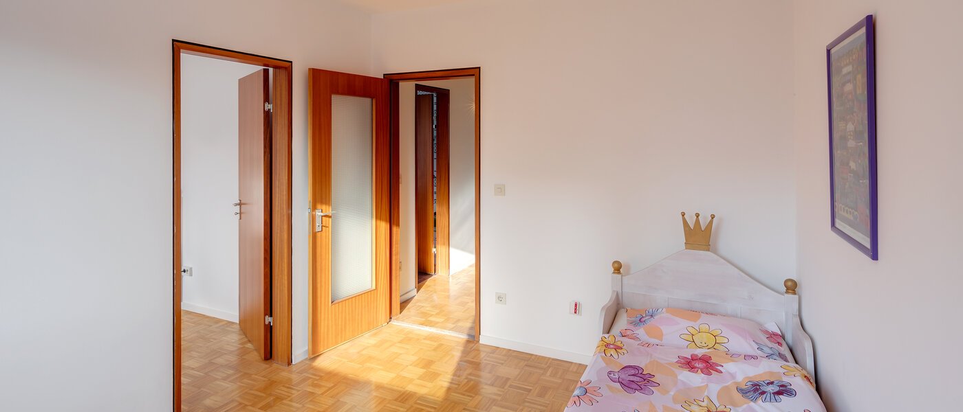 Кутовий будинок з терасою München Obersendling 03 Дитяча кімната 12456