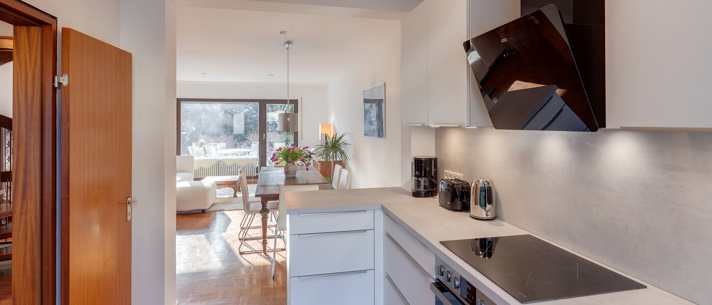 Кутовий будинок з терасою München Obersendling 02 Кухня 12456