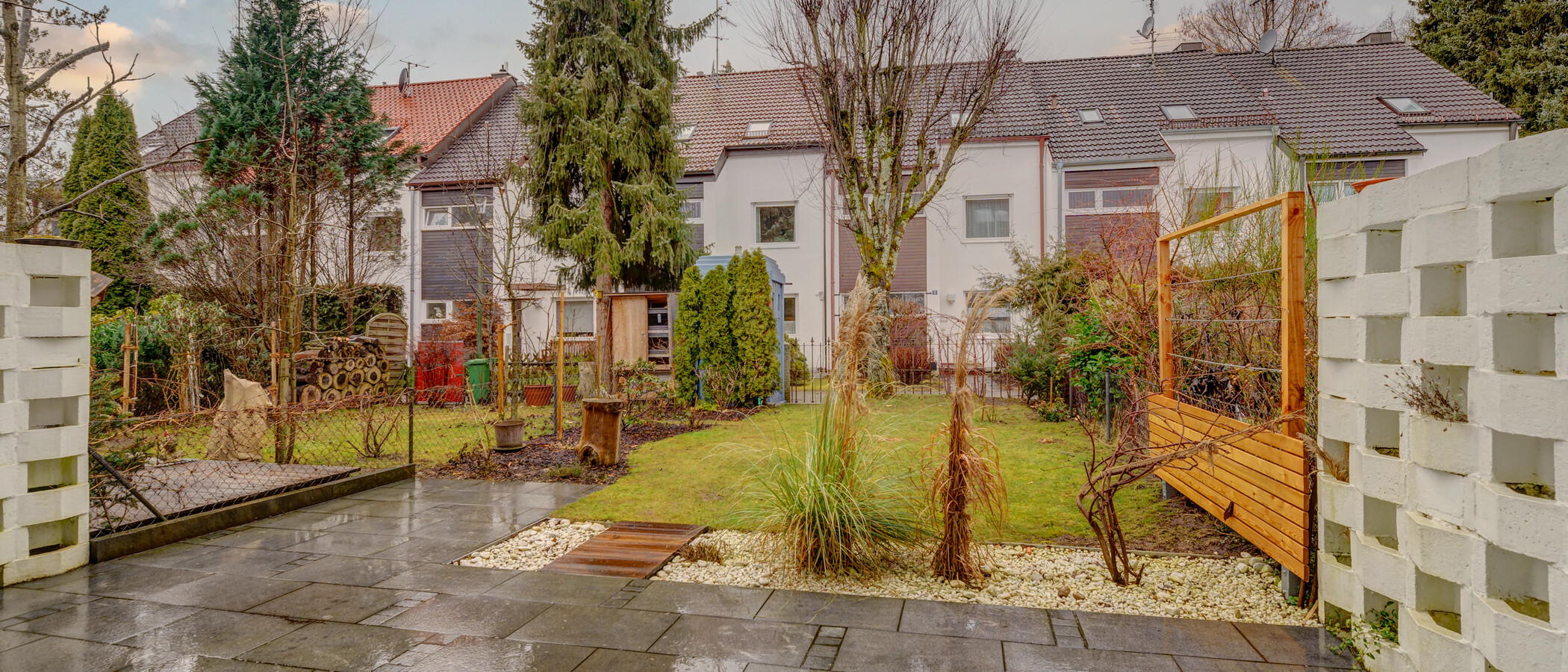 Dom szeregowy w centrum Baldham Vaterstetten 01 Taras 12473