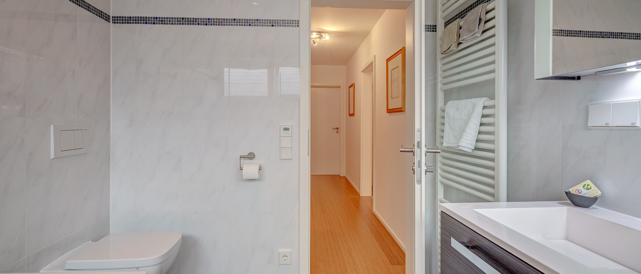 Dom szeregowy w centrum Baldham Vaterstetten 03 1. łazienka 12473