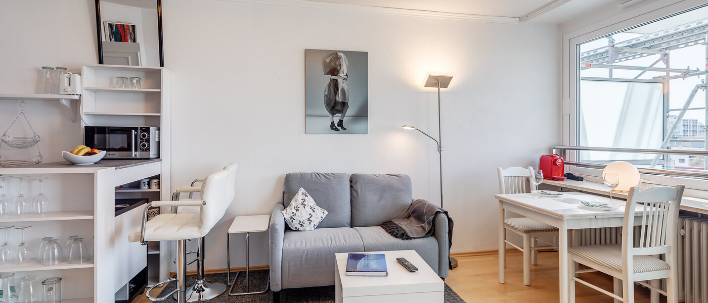 Ploché München Arabellapark 01 Obývací prostor 12513