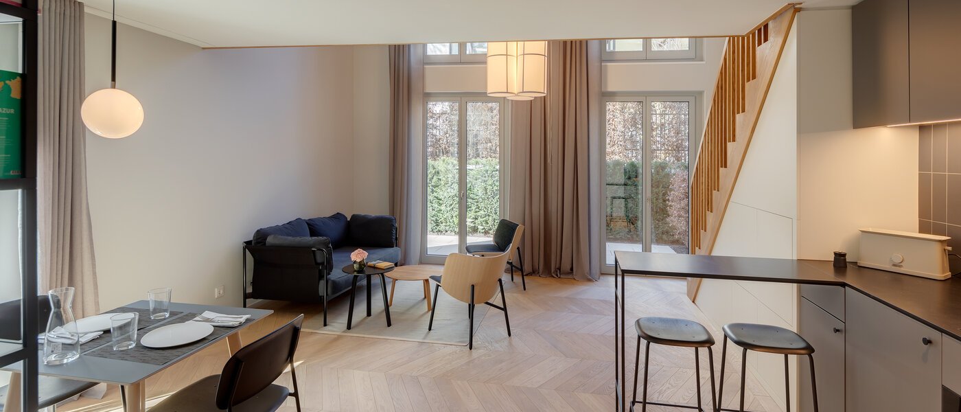 Maisonette galéria lakás München Herzogpark 01 Nappali 12522