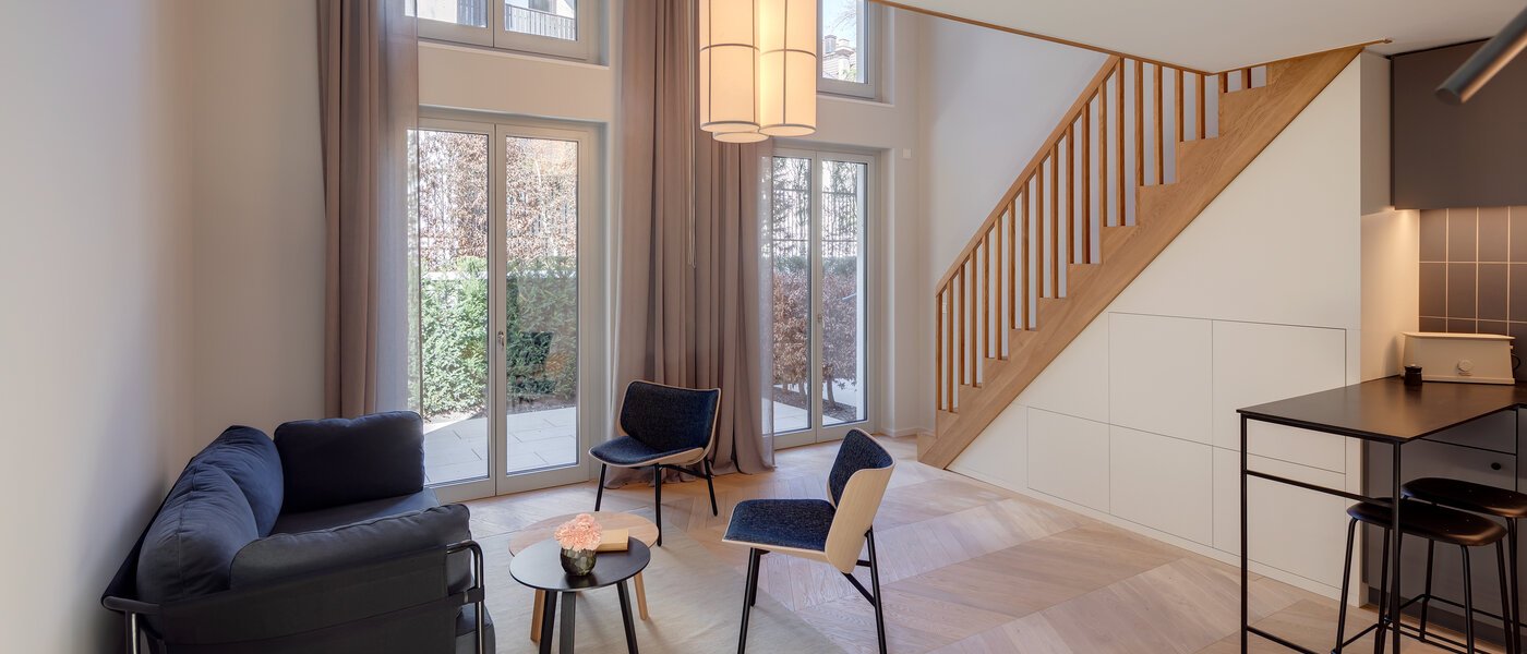 Maisonette galéria lakás München Herzogpark 05 Nappali 12522