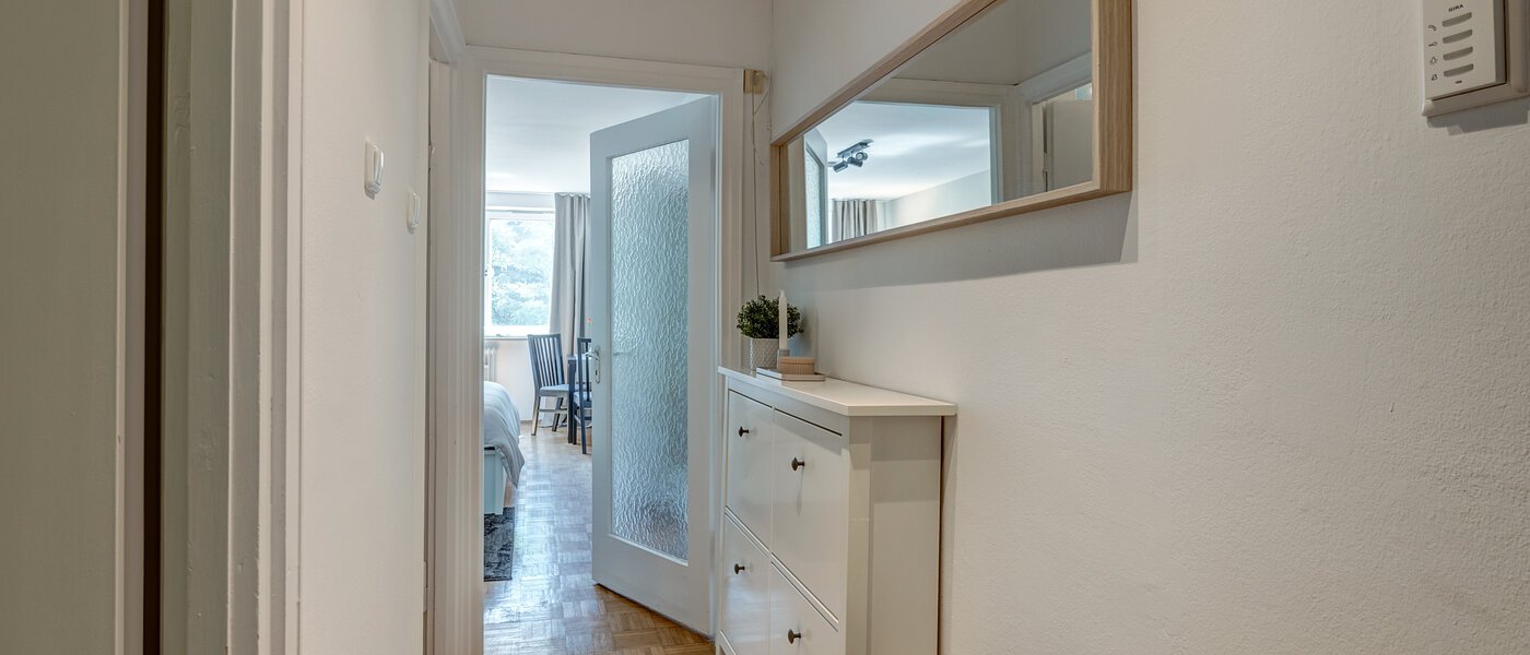 Plat München Schwabing-West 01 Gang/hal 12543