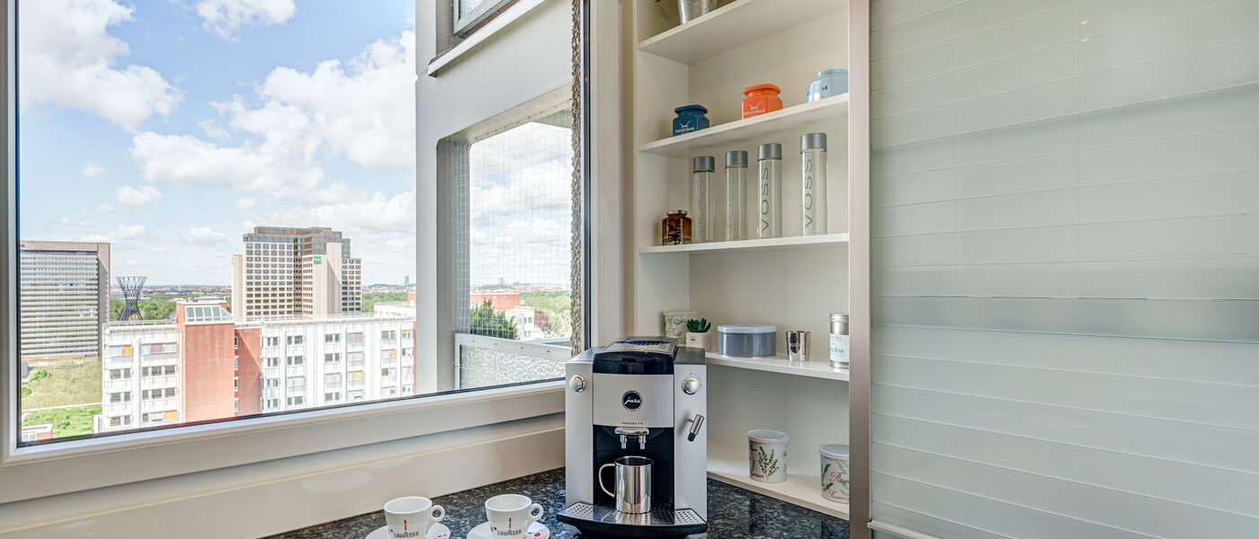 Ravna stran München Arabellapark 02 Kuhinja 12568