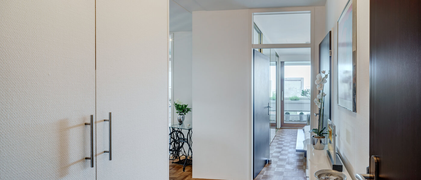 Ravna stran München Arabellapark 02 Koridor/hodnik 12568