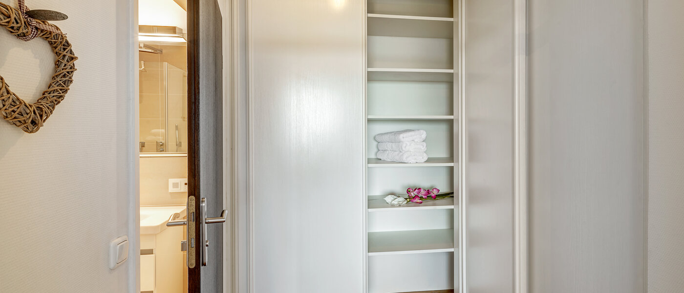 Ravna stran München Arabellapark 01 Garderoba 12568