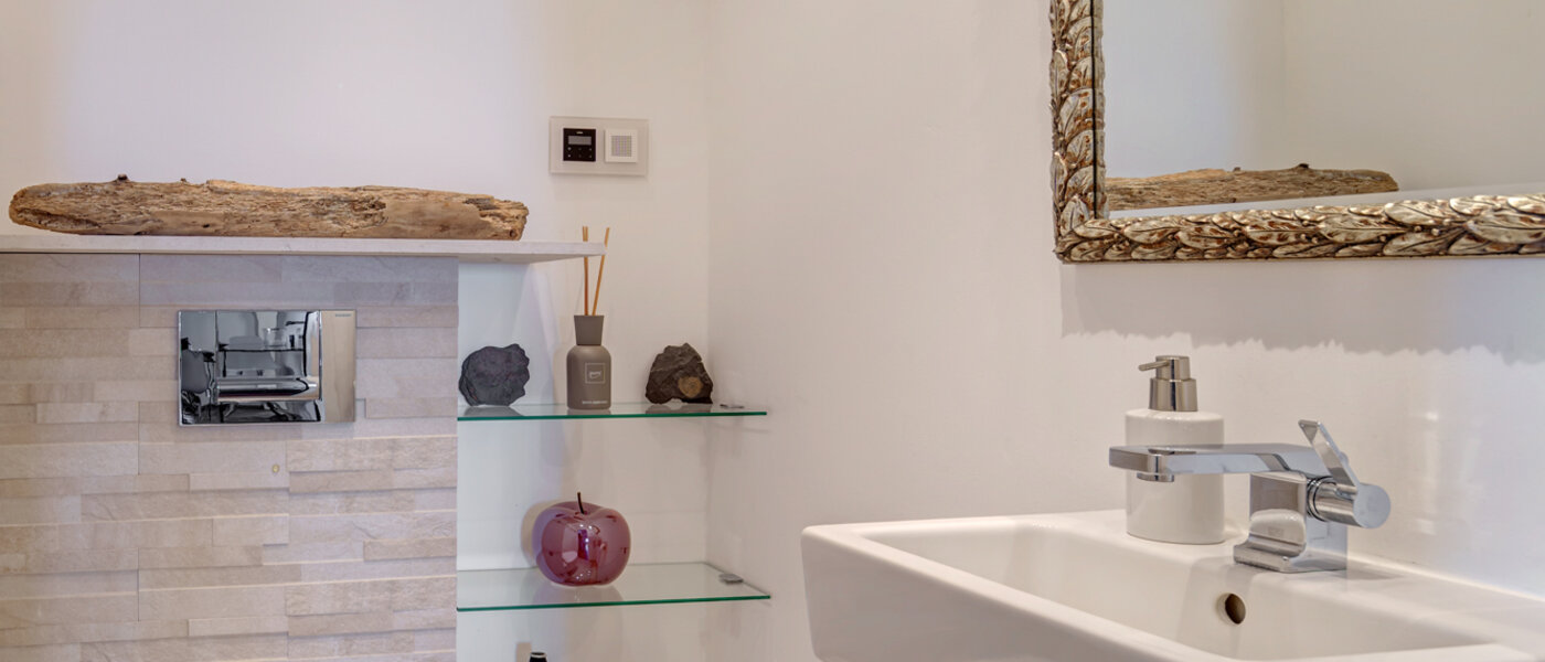 Ravna stran München Arabellapark 01 WC za goste 12568