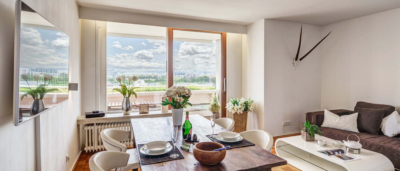 Ravna stran München Arabellapark 01 Dnevni prostor 12568