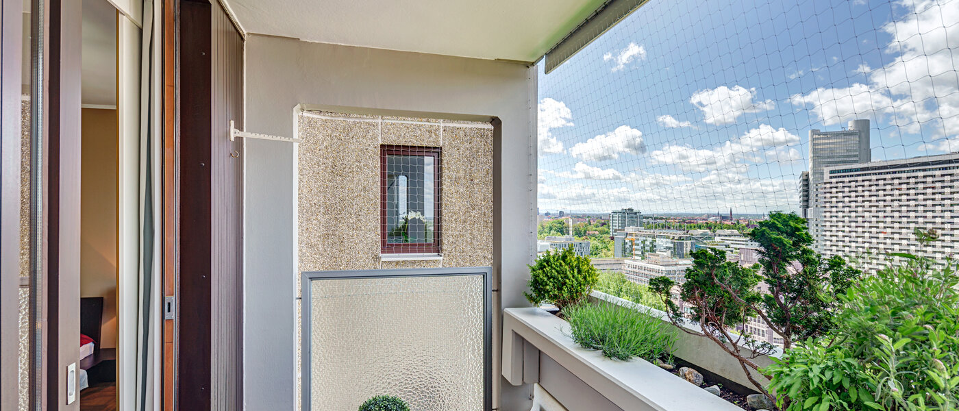 Ravna stran München Arabellapark 01 2. balkon 12568