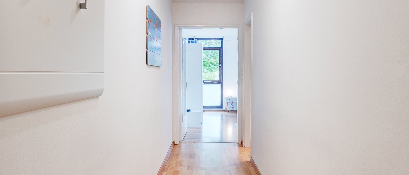 Ravna stran München Obermenzing 01 Koridor/hodnik 12573