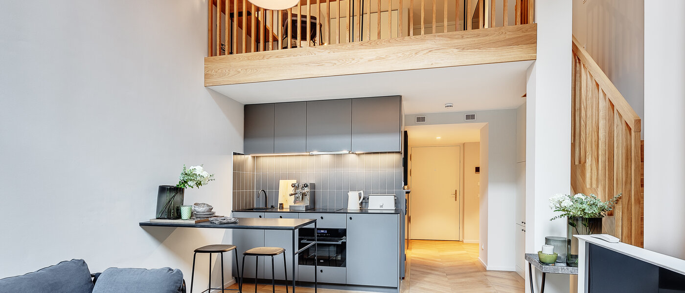 Maisonette-galleri-lejlighed München Herzogpark 02 Opholdsområde 12611