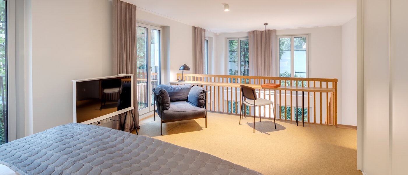 Maisonette-galleri-lejlighed München Herzogpark 03 Soveområde 12616