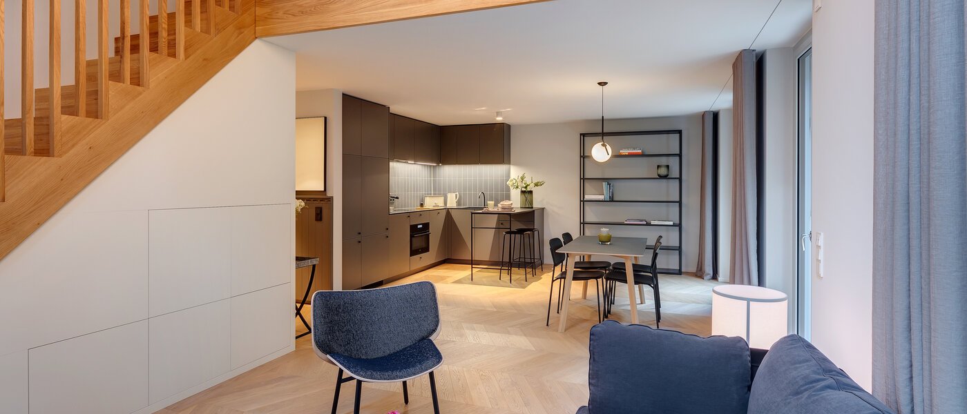 Maisonette-galleri-lejlighed München Herzogpark 04 Opholdsområde 12616