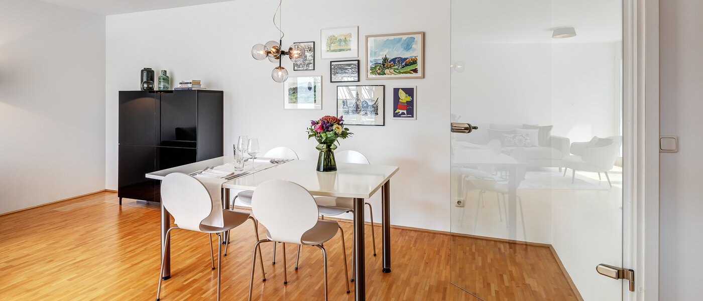 Ploché München Glockenbachviertel 01 Jedálenský kút 12668