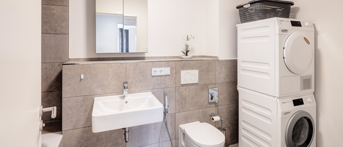 Плосък München Arabellapark 02 Първа баня 12725