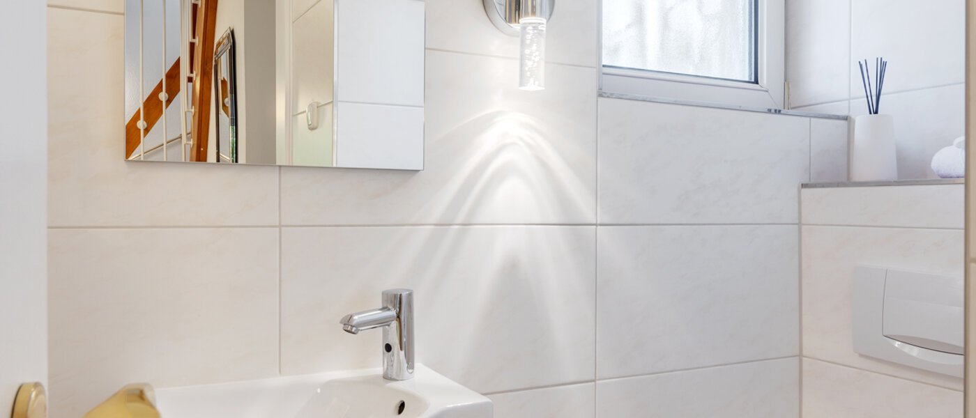 Hus München Lerchenau 01 Gæstetoilet 12756