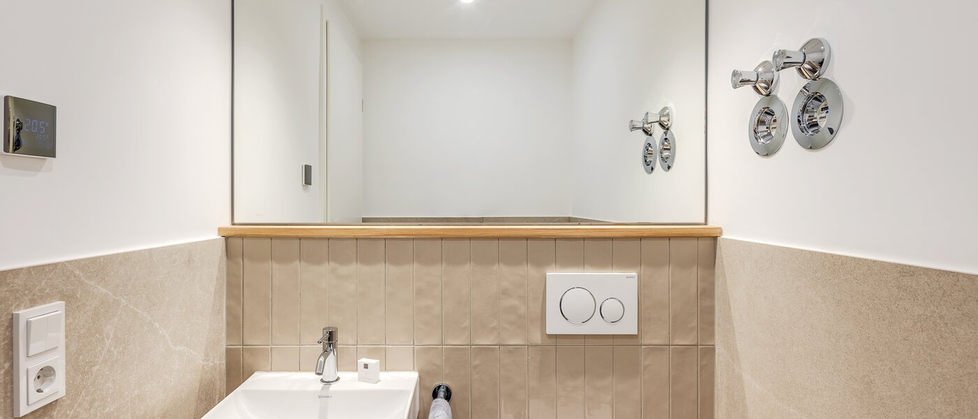 Flad Rottach-Egern 02 sep. toilet 12780