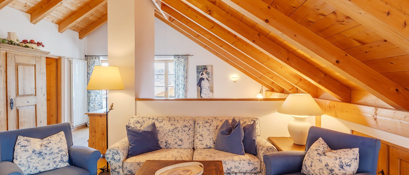 Podkrovný byt Bad Heilbrunn 02 Obývacia časť 12824