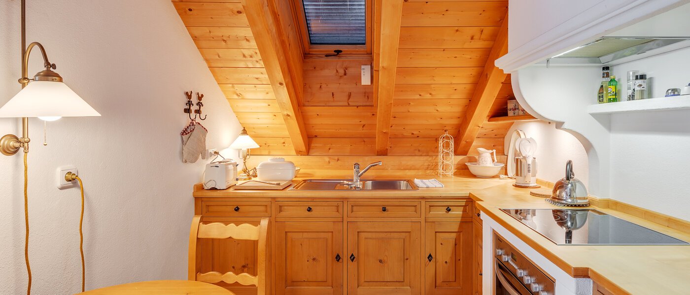 Tetőtéri lakás Bad Heilbrunn 01 Konyha 12826