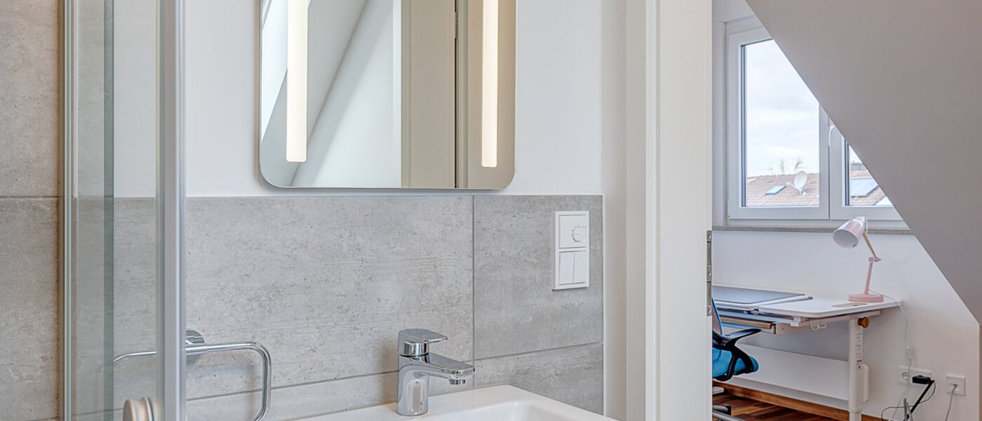 Parhus med två våningar Gilching 03 2. Badrum 12856