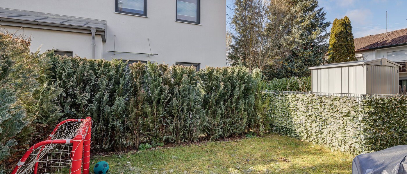 Parhus med två våningar Gilching 01 Trädgård 12856