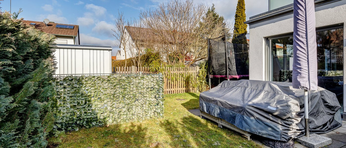 Parhus med två våningar Gilching 02 Trädgård 12856