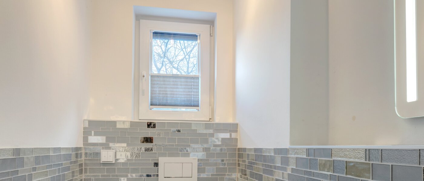 Parhus med två våningar Gilching 01 Gästtoalett 12856