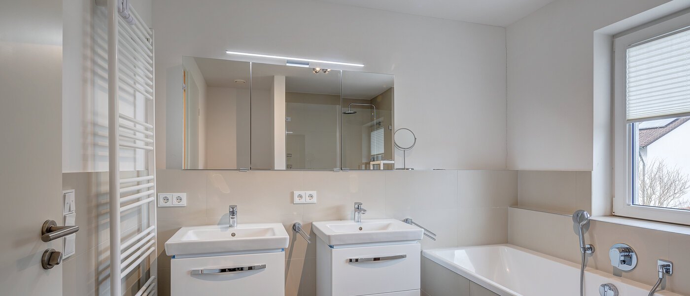 Parhus med två våningar Gilching 02 1:a badrummet 12856