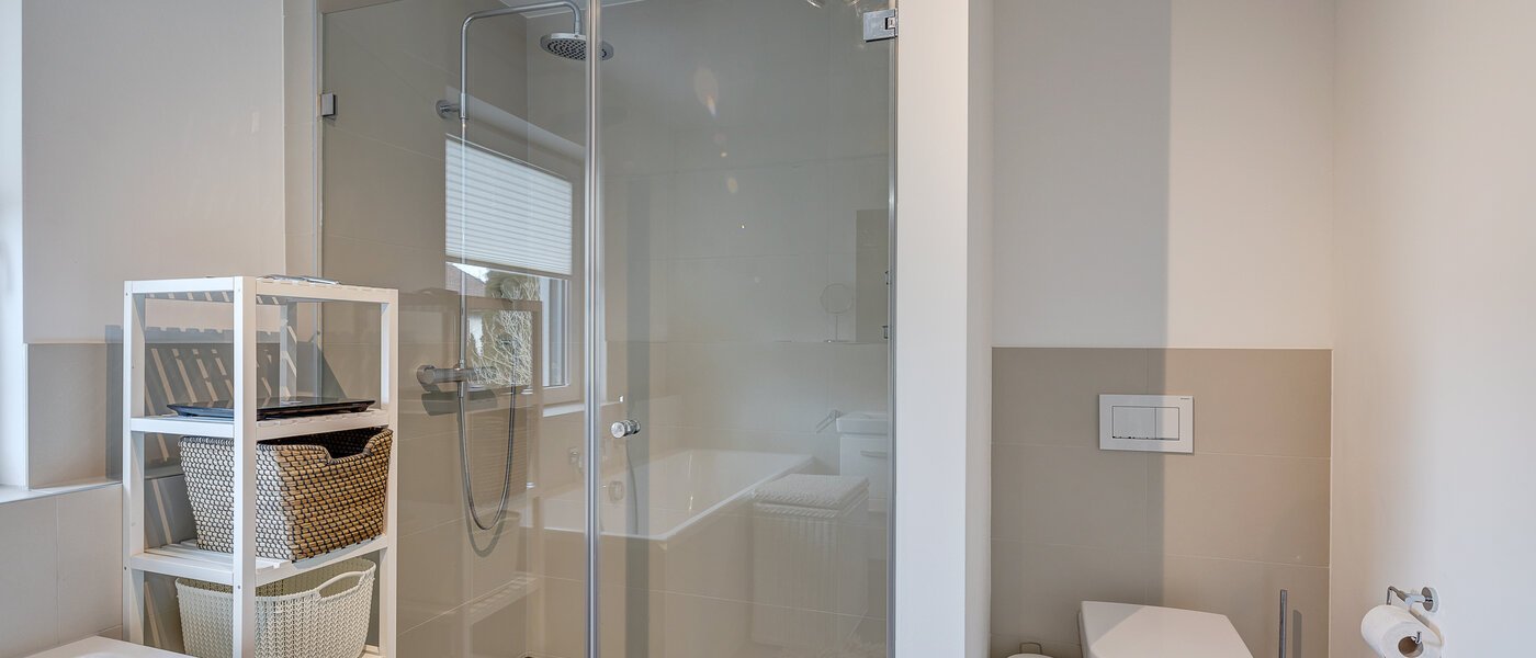 Parhus med två våningar Gilching 03 1:a badrummet 12856