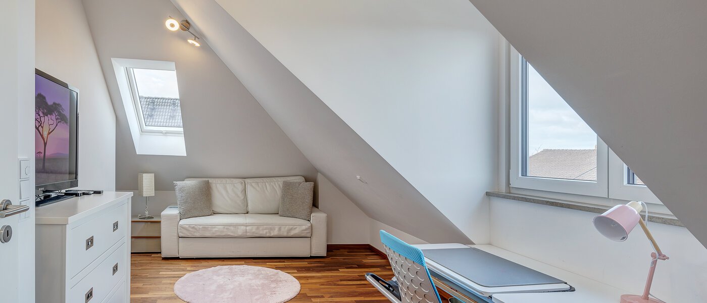 Parhus med två våningar Gilching 01 gästrum 12856