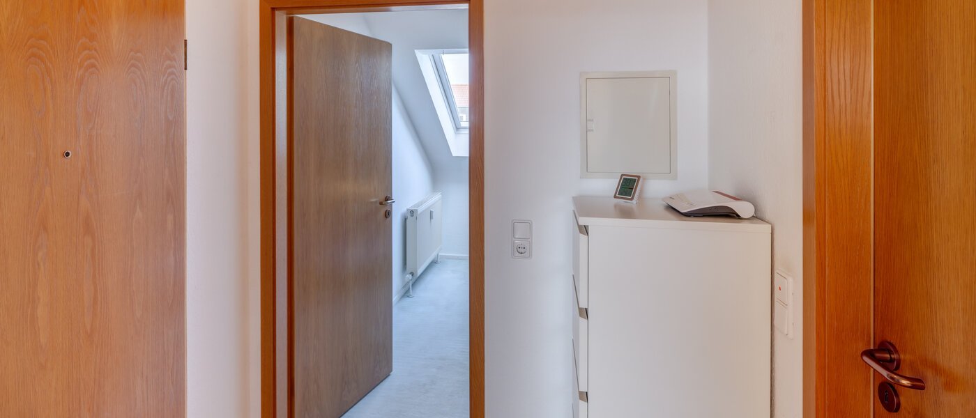 Zolder flat München Obermenzing 01 Gang/hal 12904