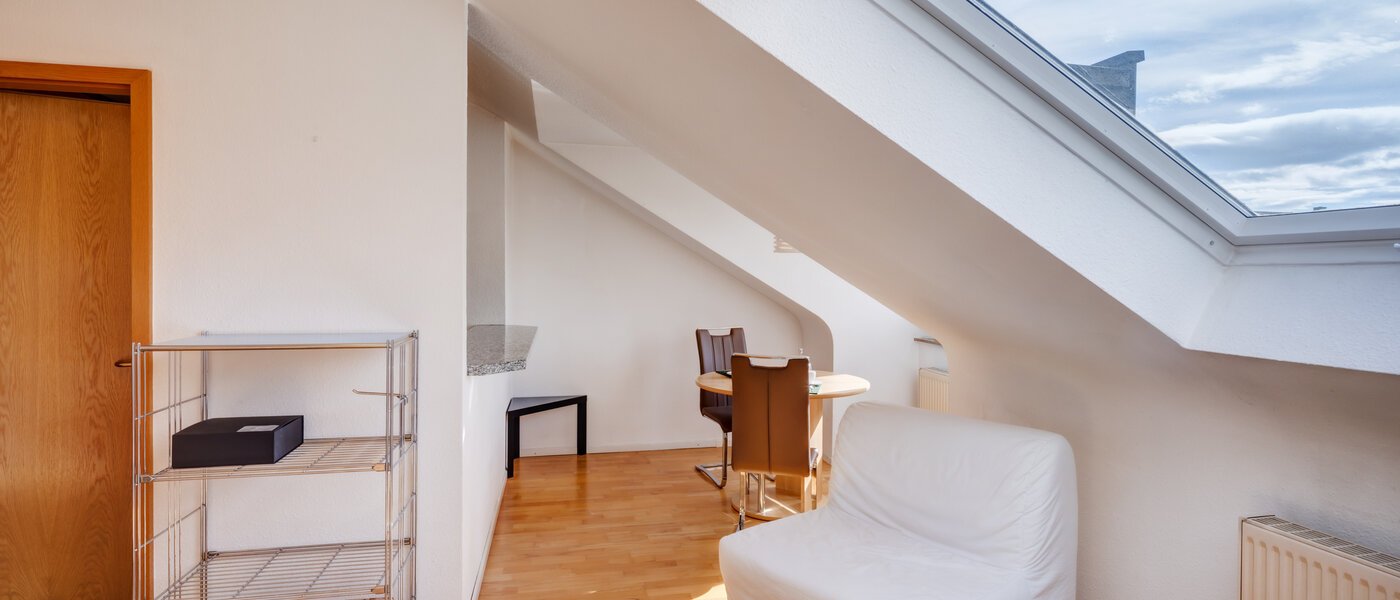 Zolder flat München Obermenzing 02 Leefruimte 12904