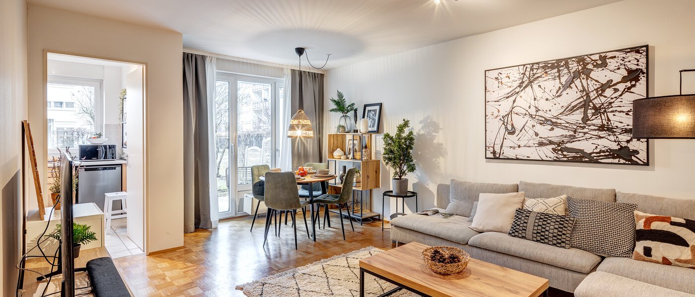 Lapos München Feldmoching 02 Nappali 12910